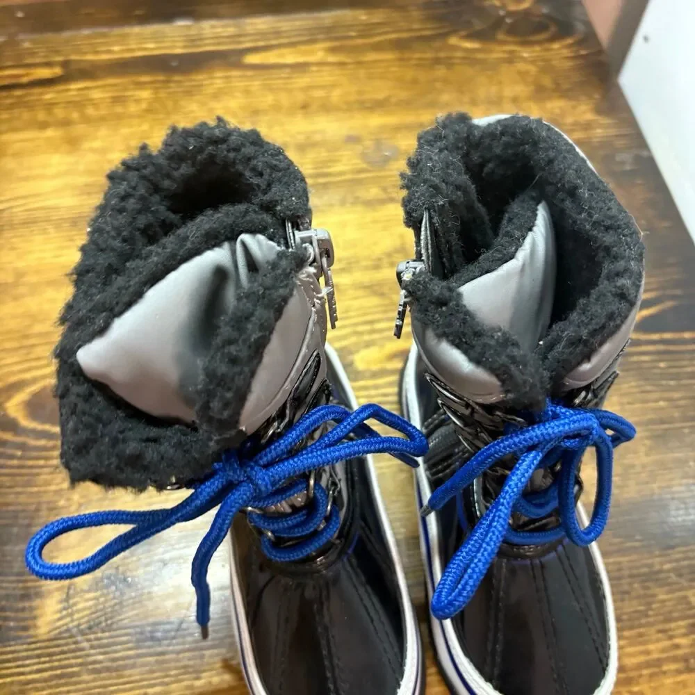 Totes Gray And Black Snow Boots‎ Size 8